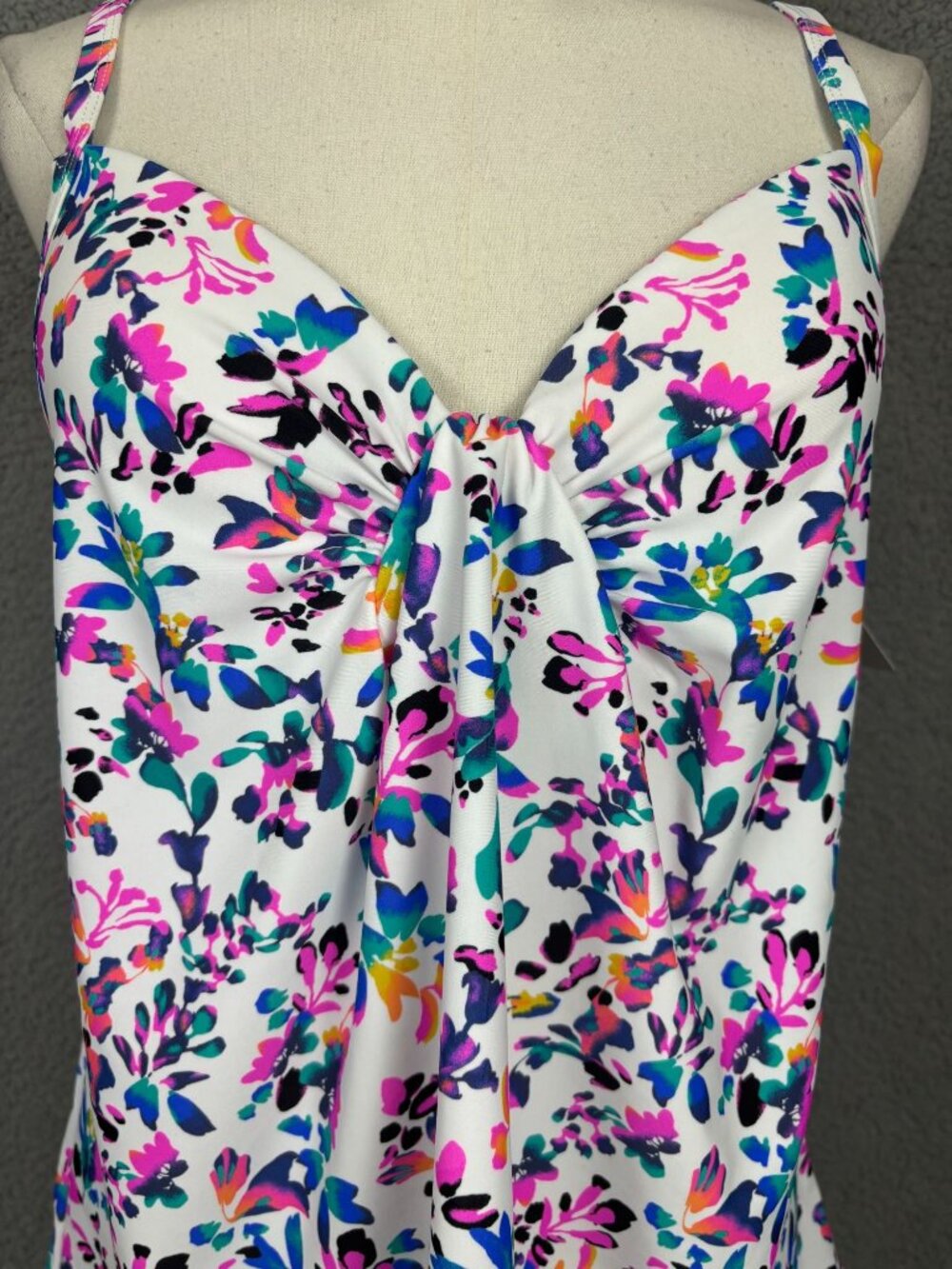 Island Escape Women's Underwire Floral-Print Twist-Front Tankini Top Size 8 NWTs - Picture 2 of 8